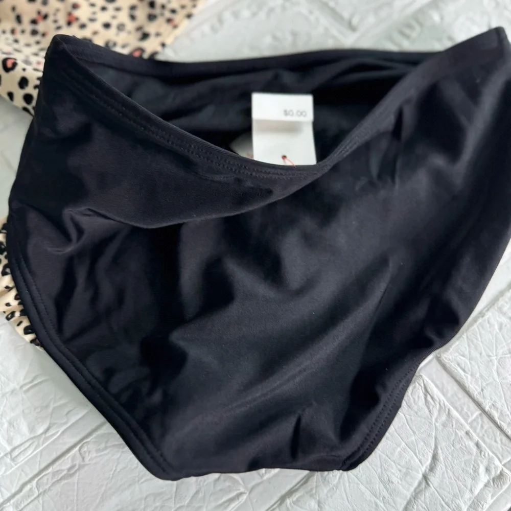 Leopard Print Puff Sleeve Swimsuit Crop Top and Black Bikini Bottom M (8)